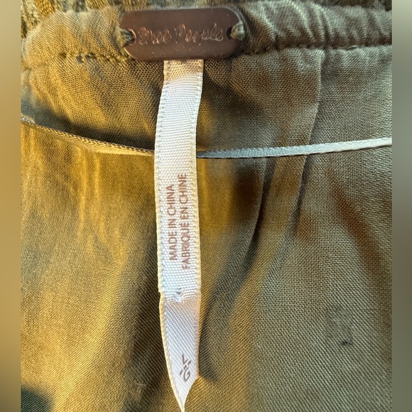 Free People Wandering Skies Smocked Top Blouse Cropped Olive Green M Cottage - Picture 4 of 8